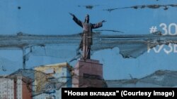 Фотопринт с Иисусом Христом на одной из остановок в Прокопьевске. Фото: Виль Pавилов для НВ