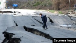 Участок трассы Севастополь-Симферополь, разрушающийся из-за оползня, март 2017 года