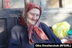 Екатерина Рыжко окончила только вечернюю школу, и почти всю жизнь проработала охранником на «заводе Ильича» в Мариуполе