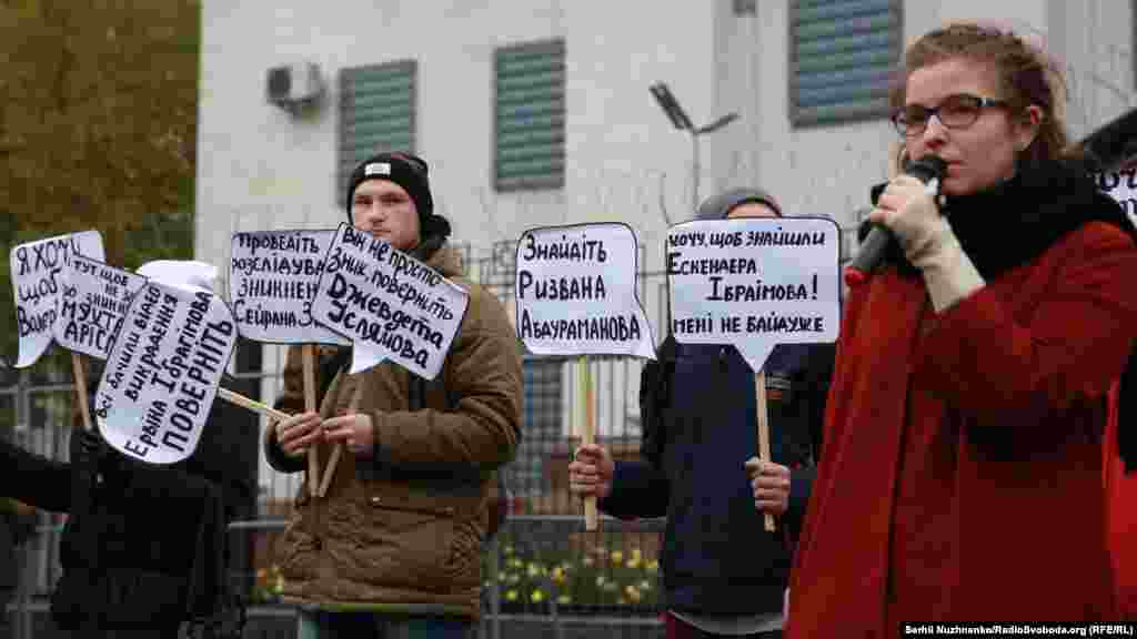 Нынешние власти Крыма де-факто признают случаи исчезновения, но отрицают свою причастность к ним.