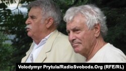 Семен Клюев (справа) во время антиукраинской акции, 7 сентября 2012 года