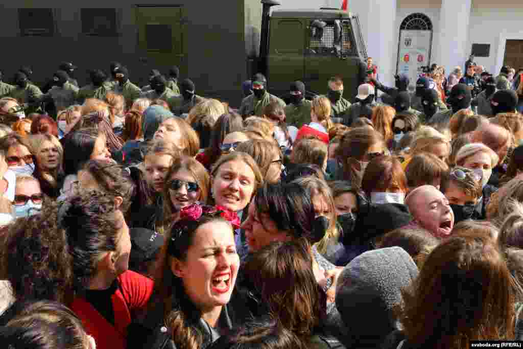 12 сентября в Минске проходила женская акция протеста