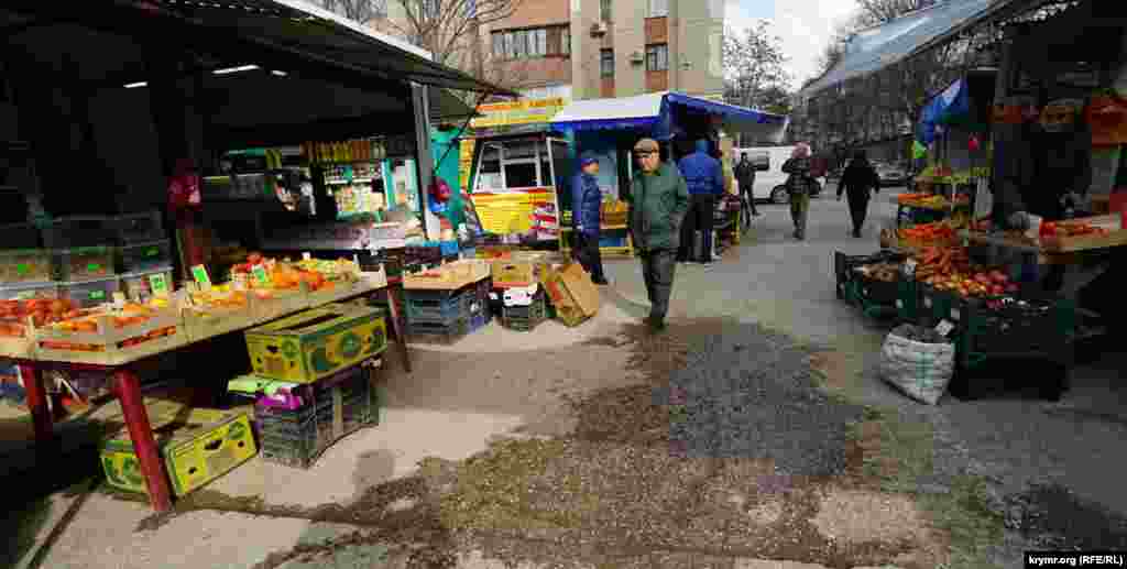 На одном из продовольственных рынков города