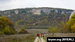 Впереди городище Ески-Кермен