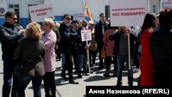 Пикет предпринимателей из-за закрытия торгового центра в Хабаровске