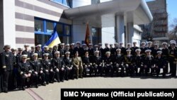 Выпусники Института Военно-морских Сил при Одесской морской академии. Одесса, 31 марта 2017 года