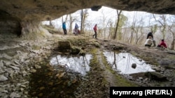 Мимо грота Черепахи и жилищ отшельников: туристическими тропами Крыма (фотогалерея)