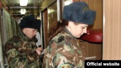 Пограничники в поезде, следующем в Киев из Севастополя